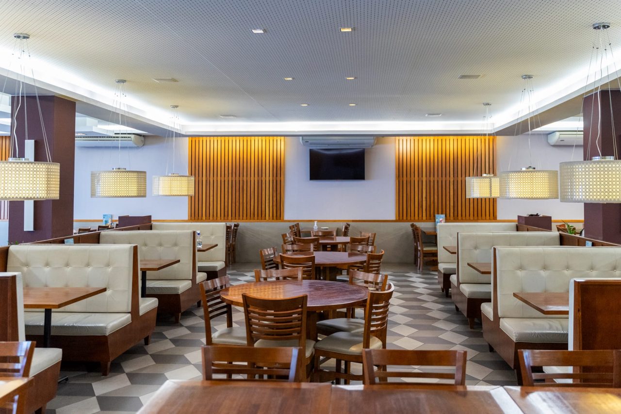 restaurante-siri-da-barra-salao-mesas-cadeiras (5)